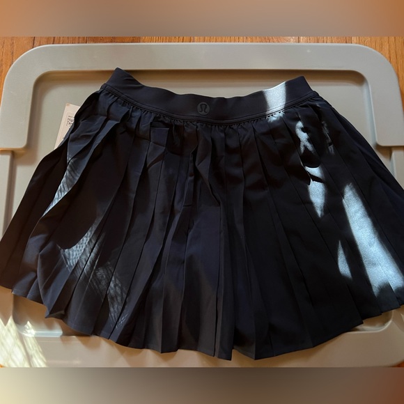 Lululemon High-Rise Pleated Tennis Skirt Size 4 True Navy - Picture 4 of 5